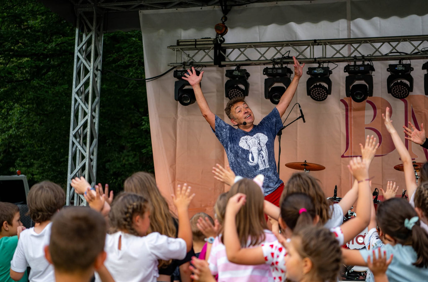Vidám gyerekkoncert a Beszterce-Naszód Megyei Magyar Napokon