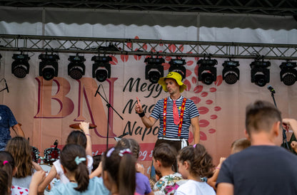 Vidám gyerekkoncert a Beszterce-Naszód Megyei Magyar Napokon